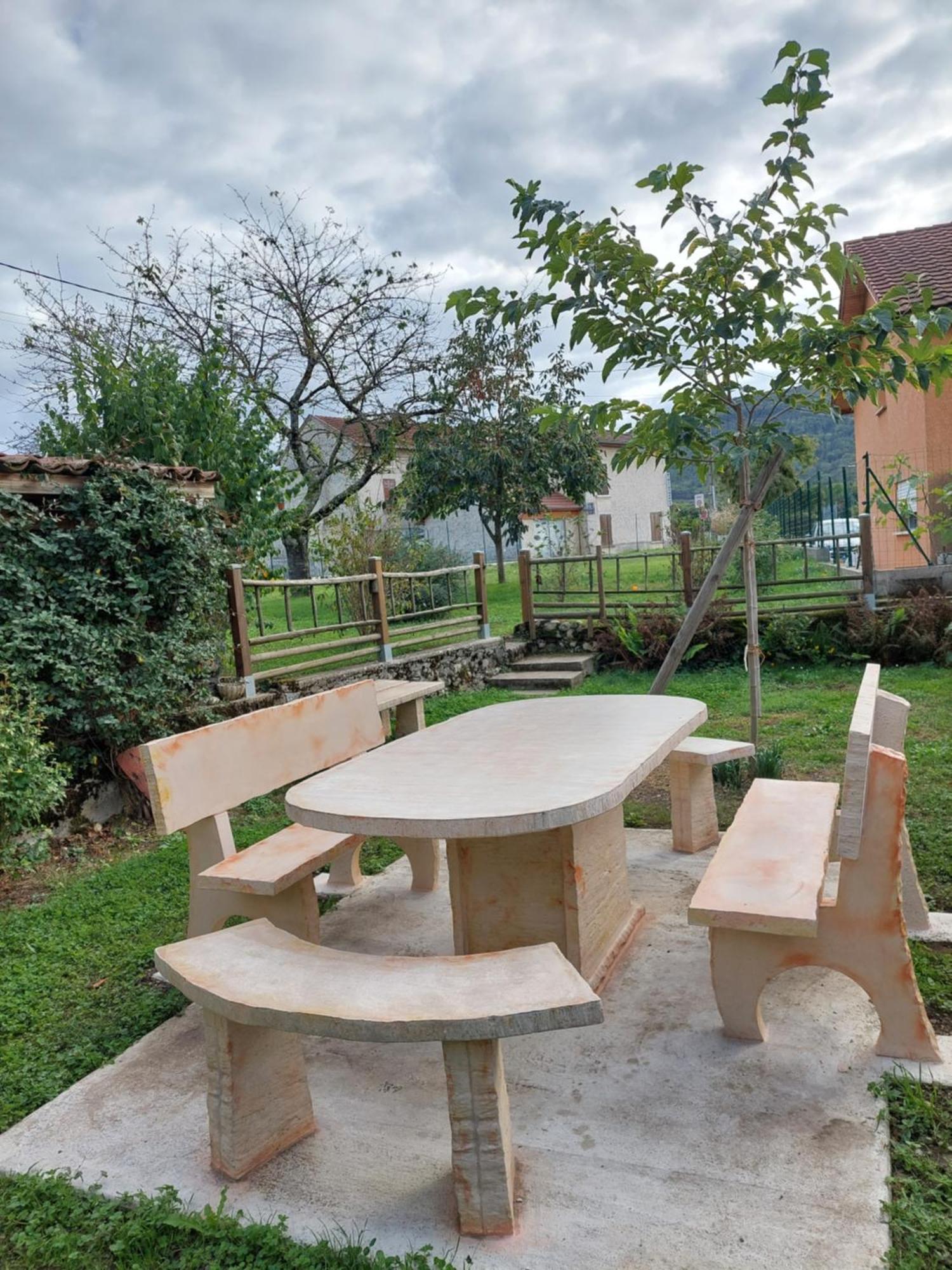 Les Copains D'Abord Villa Beaucroissant Luaran gambar